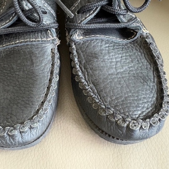 Laurentian Chief L7 full grain leather black lace-up ankle booties embossed - Picture 7 of 11